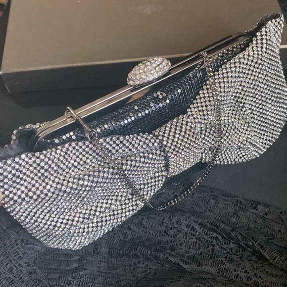 Tuxedo Bow theme Rhinestone Jewelled clutch NWT with chain - Picture 9 of 11